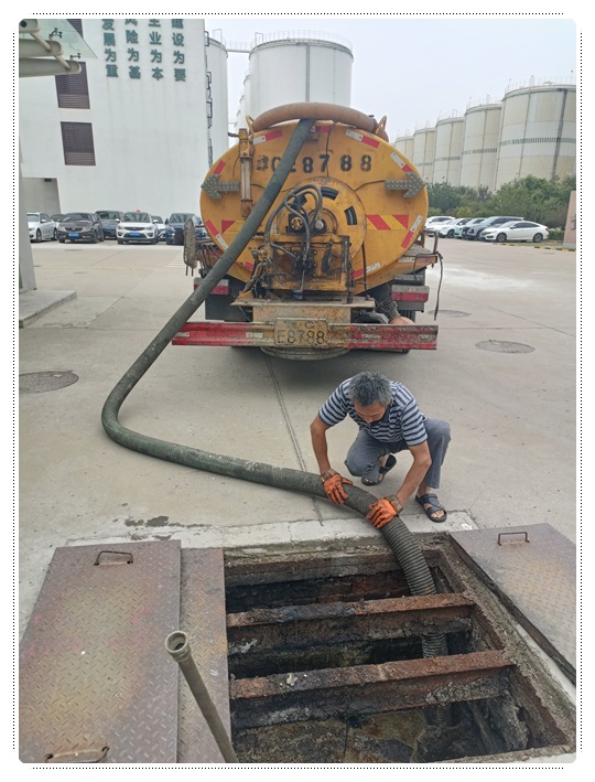 文殊镇隔油池清掏