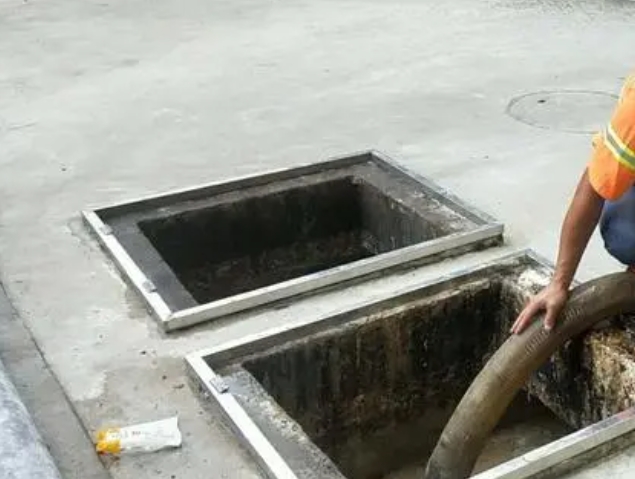 文殊镇化粪池清理